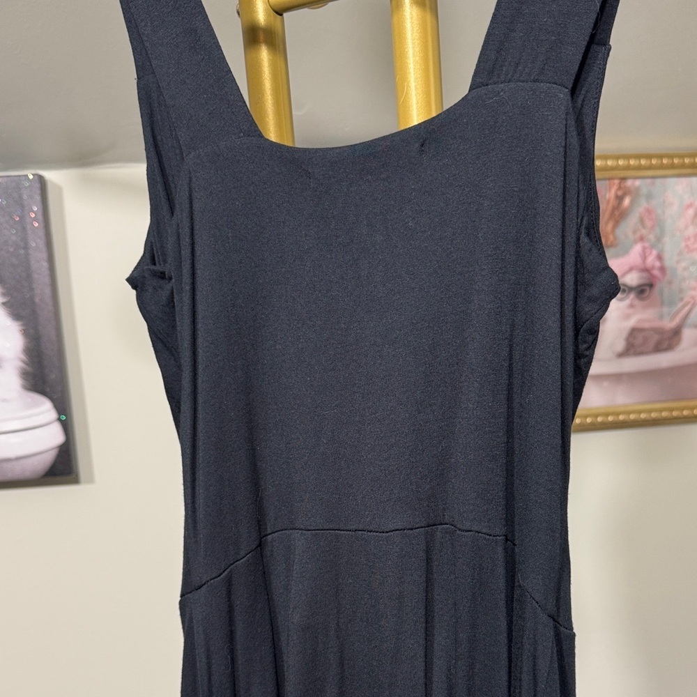 Preloved Velvet Black Sleeveless Midi Dress Ruched Bodice with Gathered Skirt - Picture 6 of 6